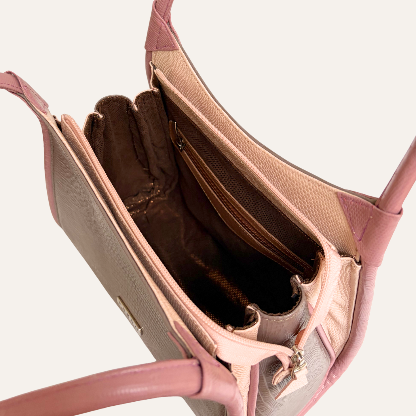 Bolso concavo taupe