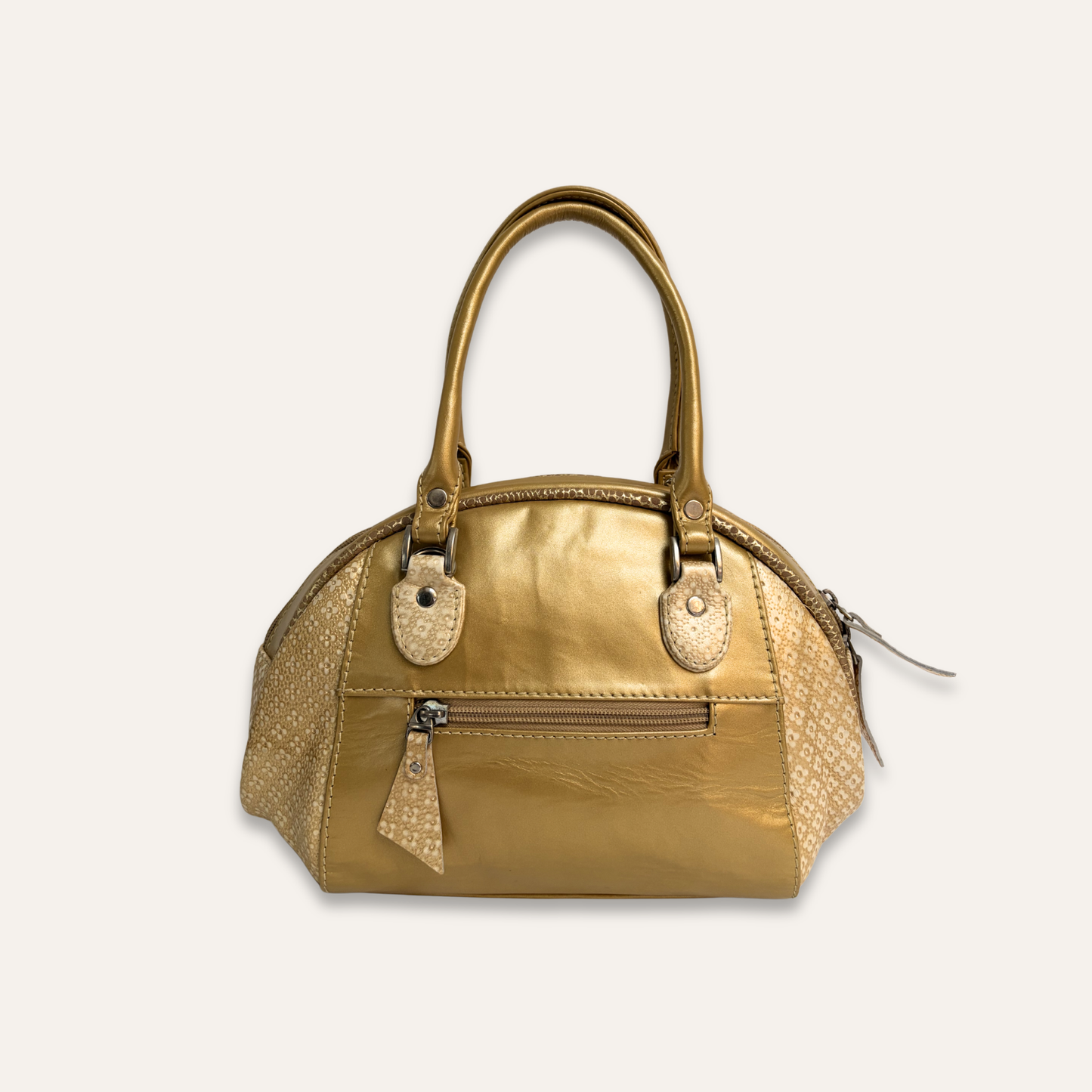 Cartera pequeña redonda dorada