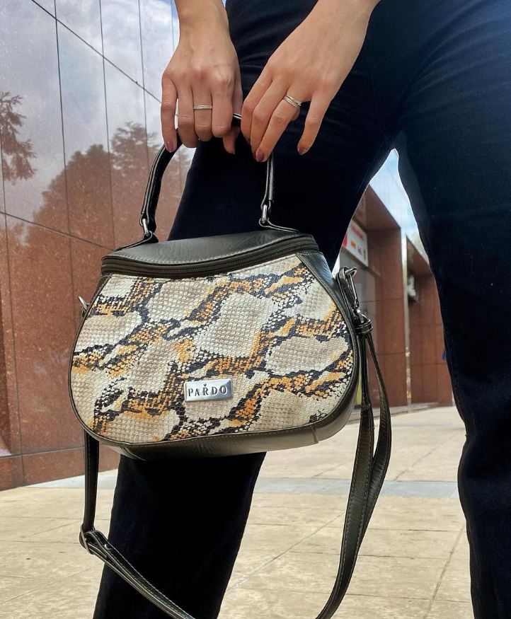 Cartera con Tapa cremallera