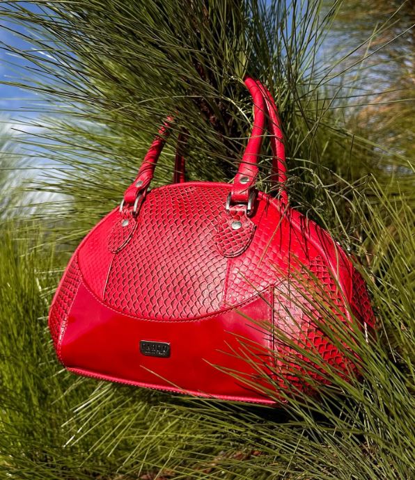 Cartera pequeña redonda roja