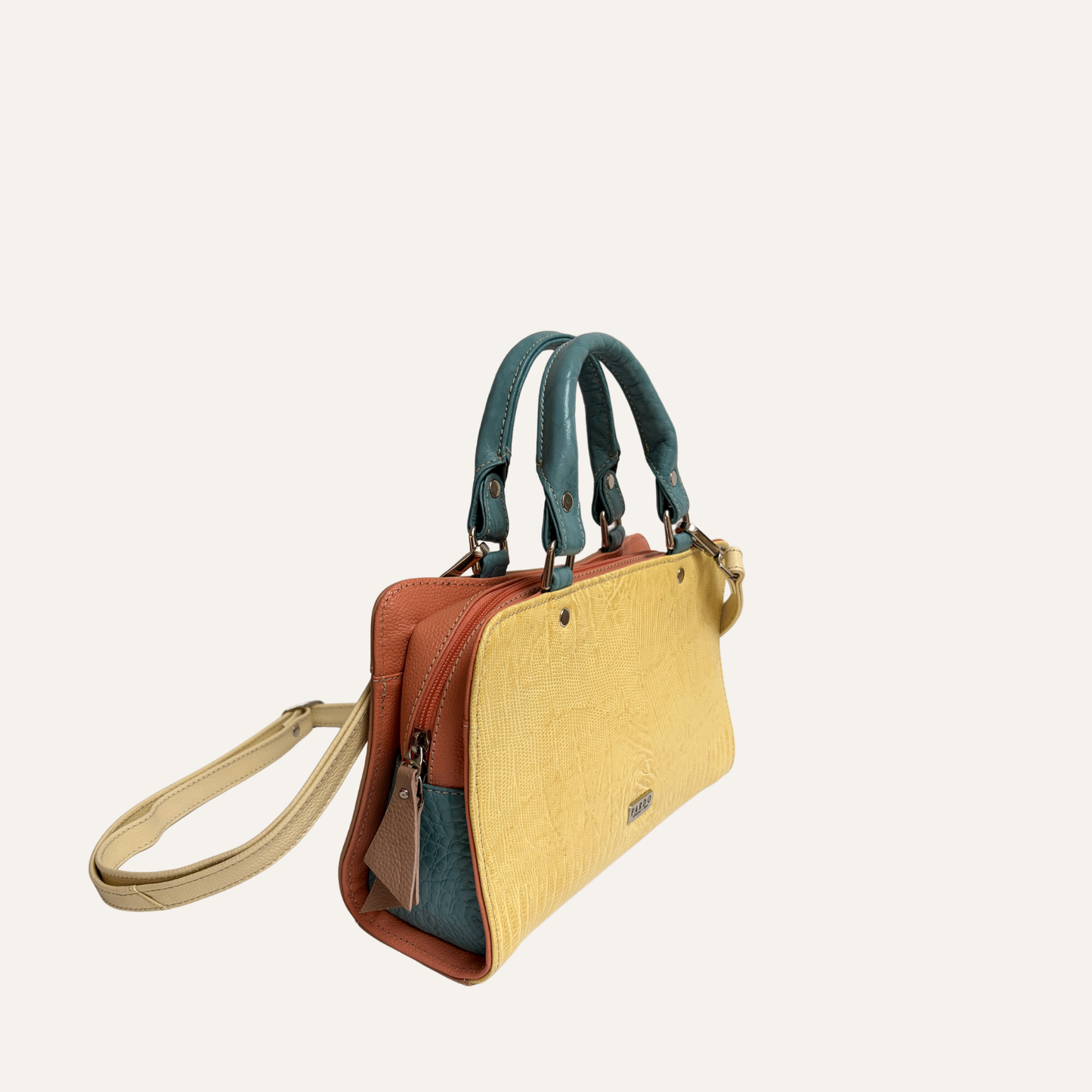 Cartera contorno amarilla
