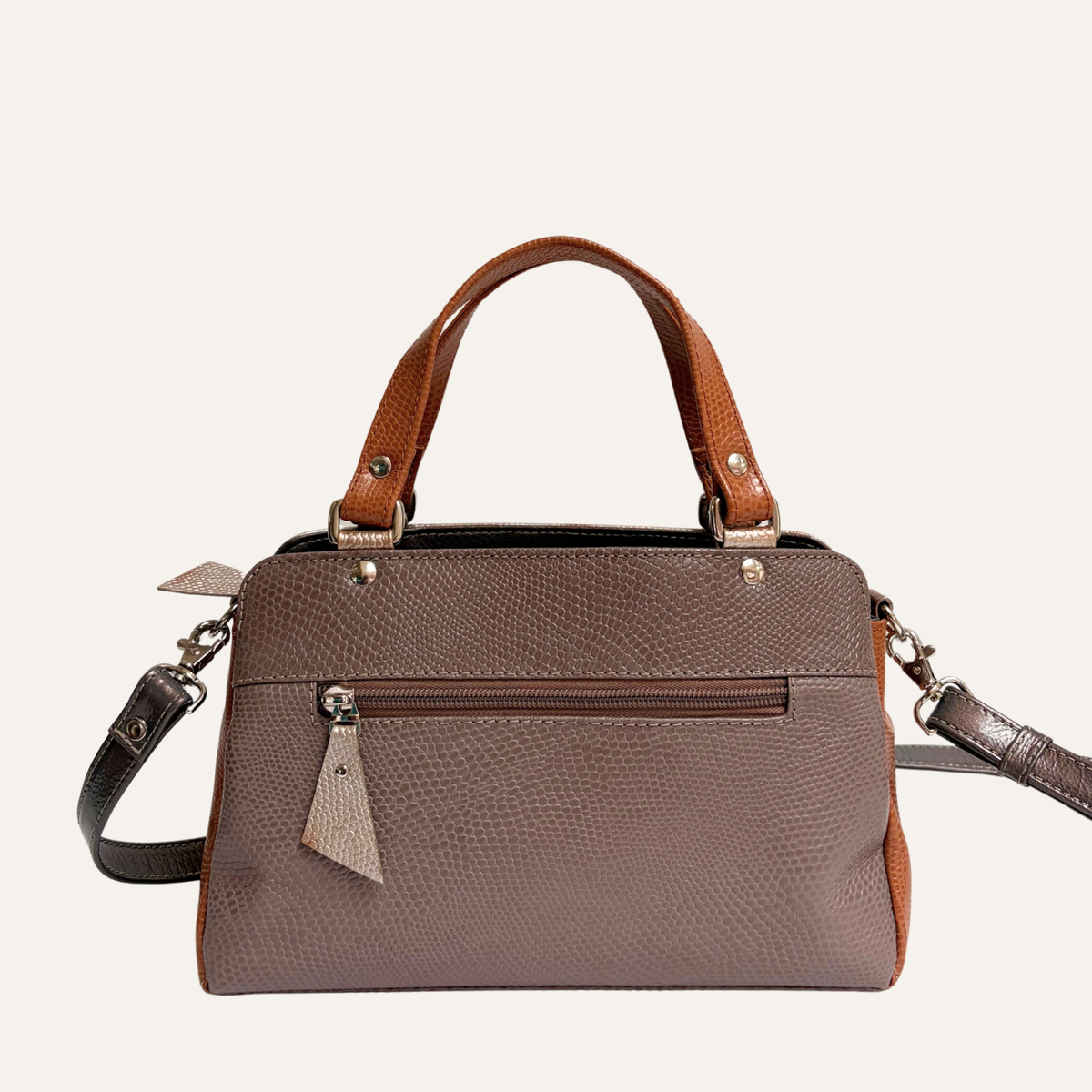Satchel mediano multicompartimientos en cuero beige marmolado
