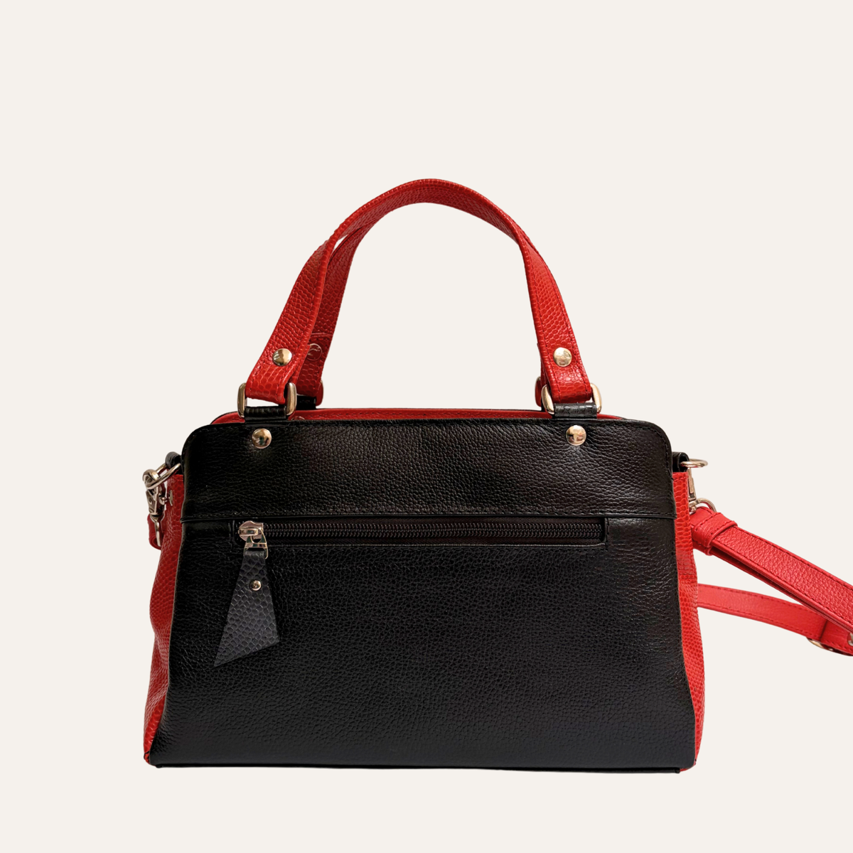 Satchel mediano multicompartimientos en cuero negro y rojo