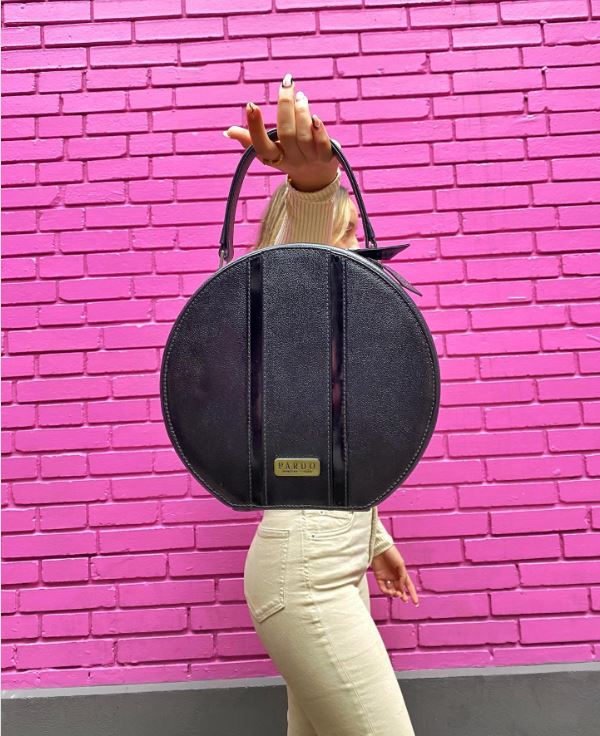Bolso bandolera circular negro