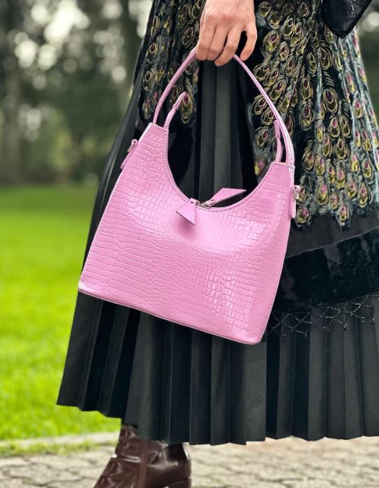 Cartera mediana clasica lila charol