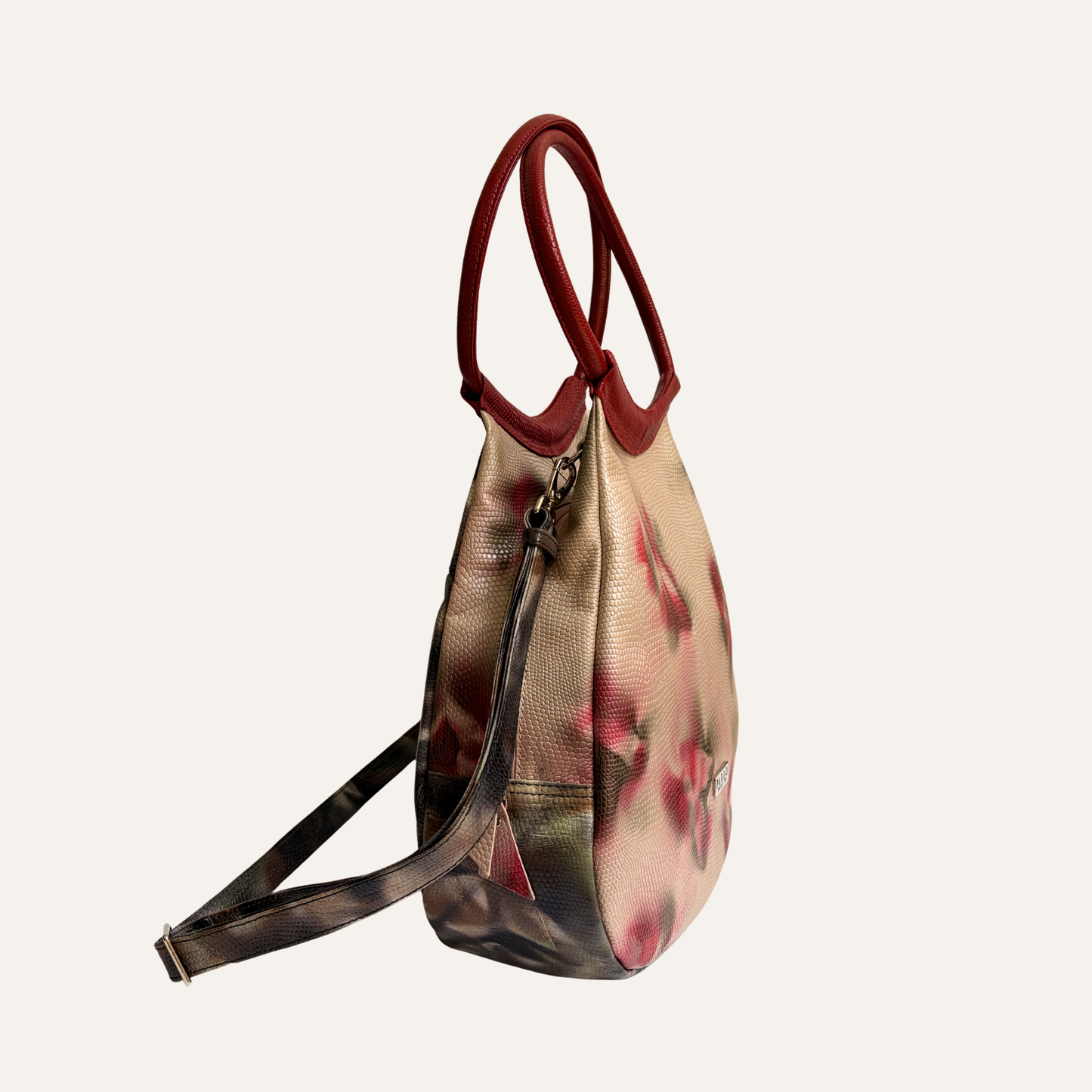 Bolso totem rojo camuflado