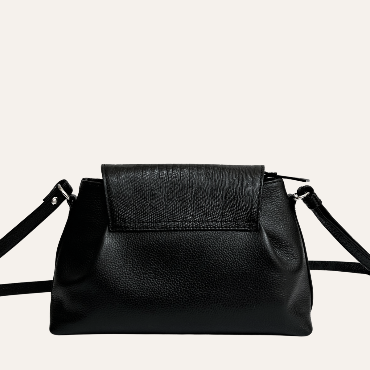 Manos libres mini solapa en cuero negro