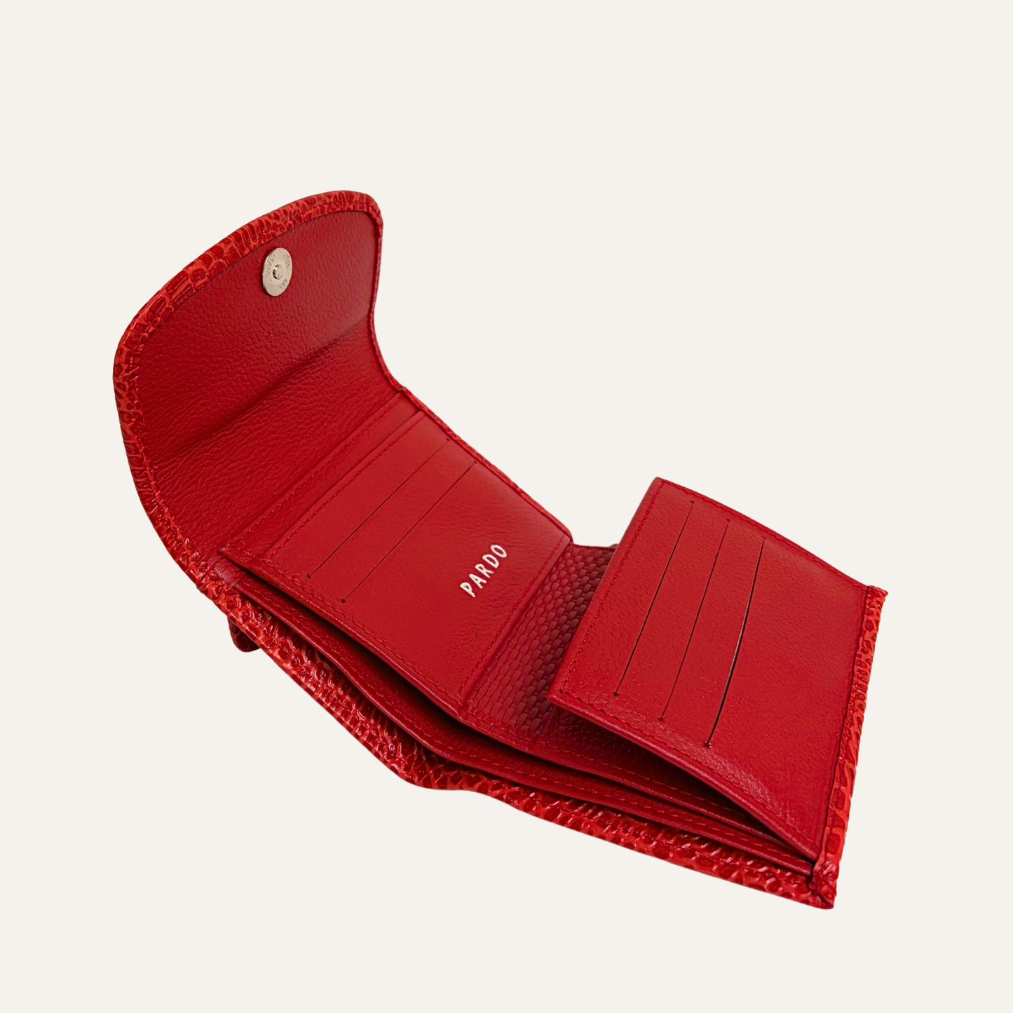 Billetera compacta ruby red