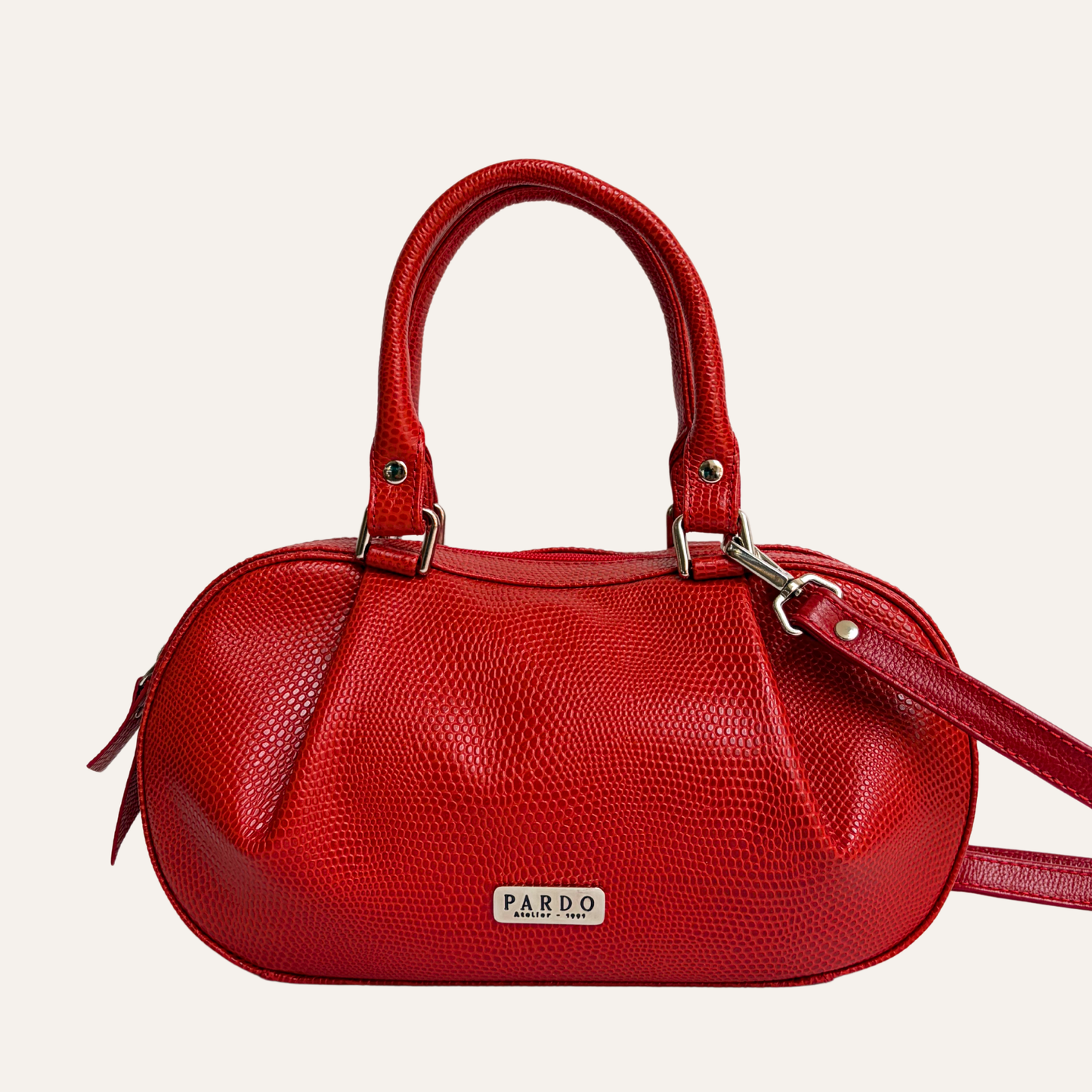 Baul abombado rojo