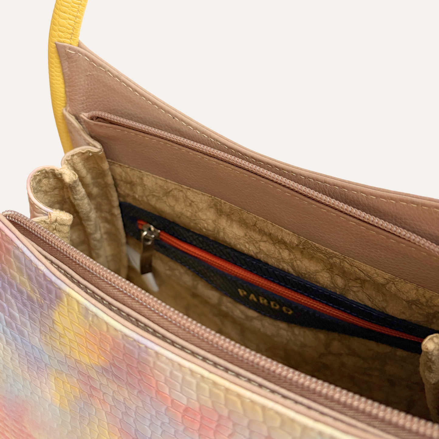 Bolso concavo cafe