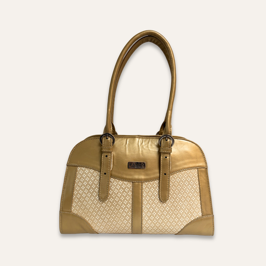 Cartera en charol dorada