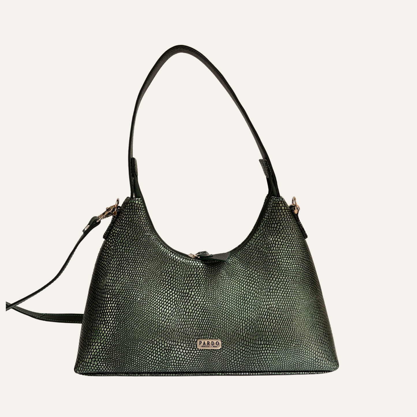 Cartera serena verde metalizada