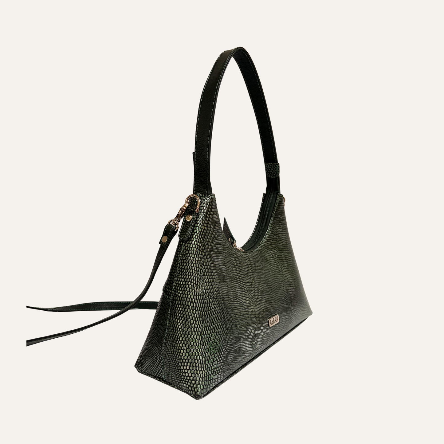 Cartera serena verde metalizada