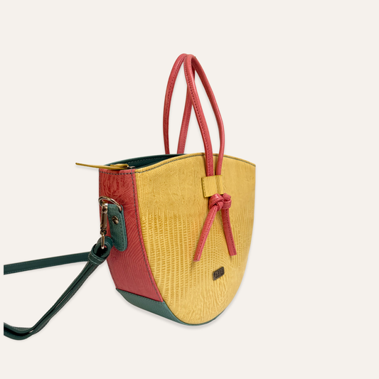 Cartera mediana de cordones amarilla
