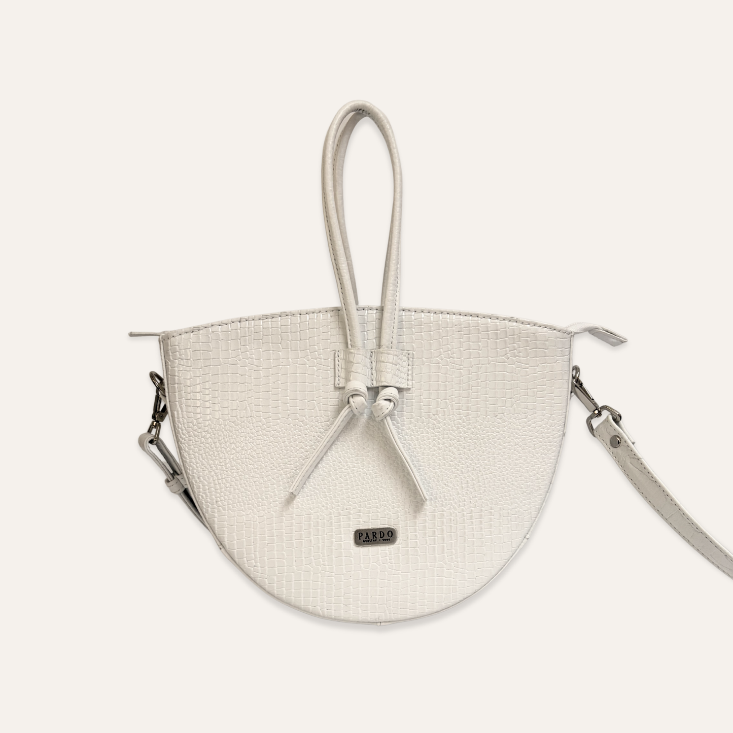Cartera mediana de cordones blanco