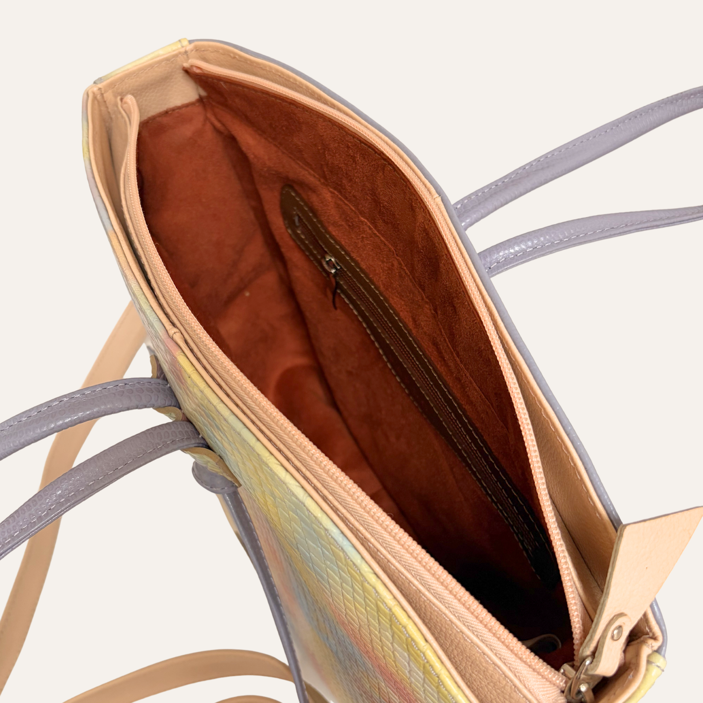 Cartera grande de cordones lila marmolado