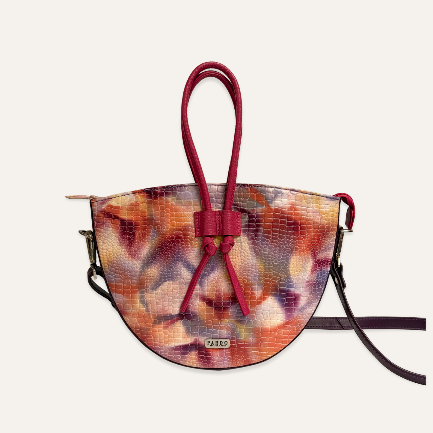 Cartera mediana de cordones morado camuflado