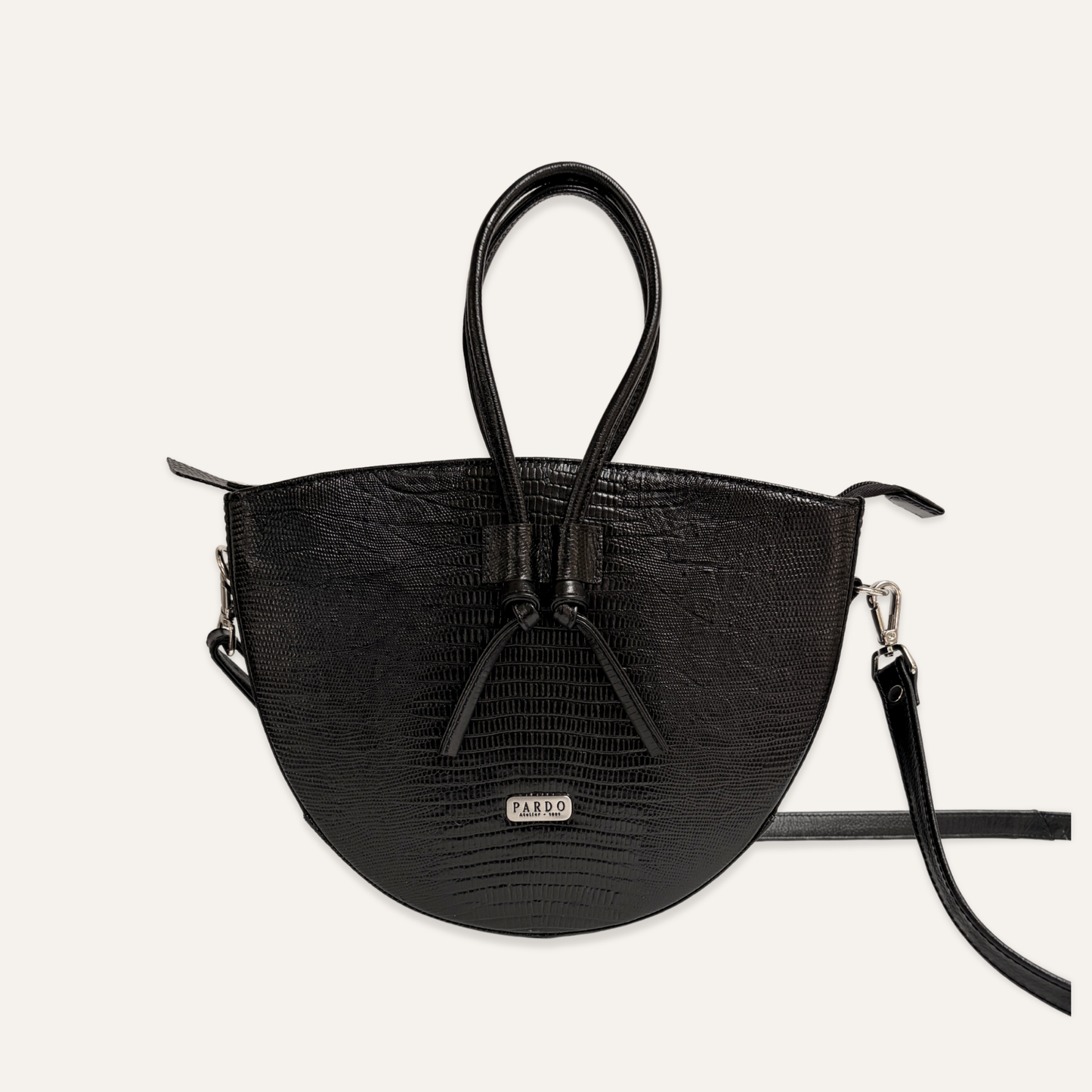 Cartera mediana de cordones negro
