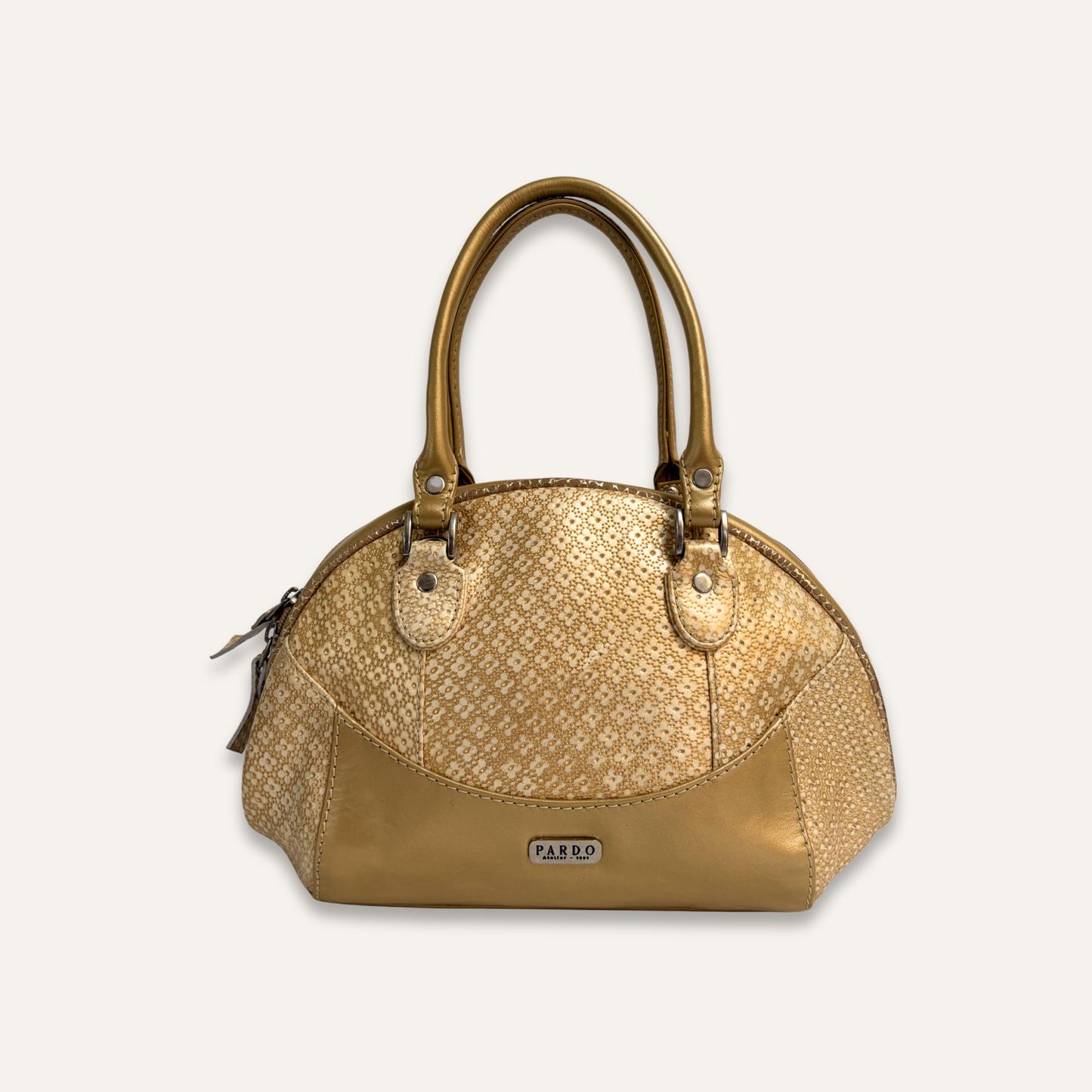 Cartera pequeña redonda dorada