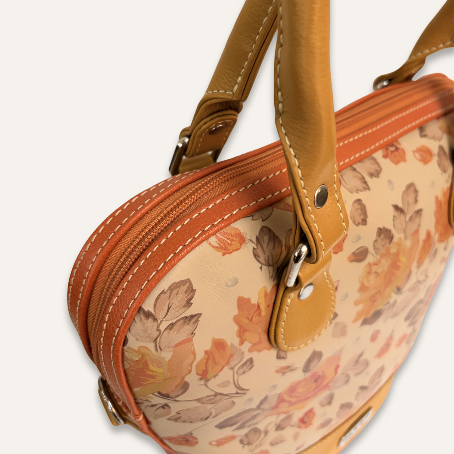 Cartera suave mediana con flores naranjas