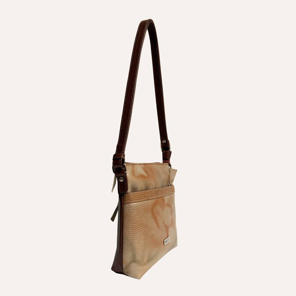 Manos libres con bolsillo frontal en cuero beige marmolado