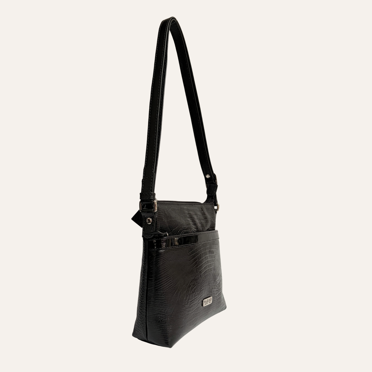 Manos libres con bolsillo frontal en cuero negro
