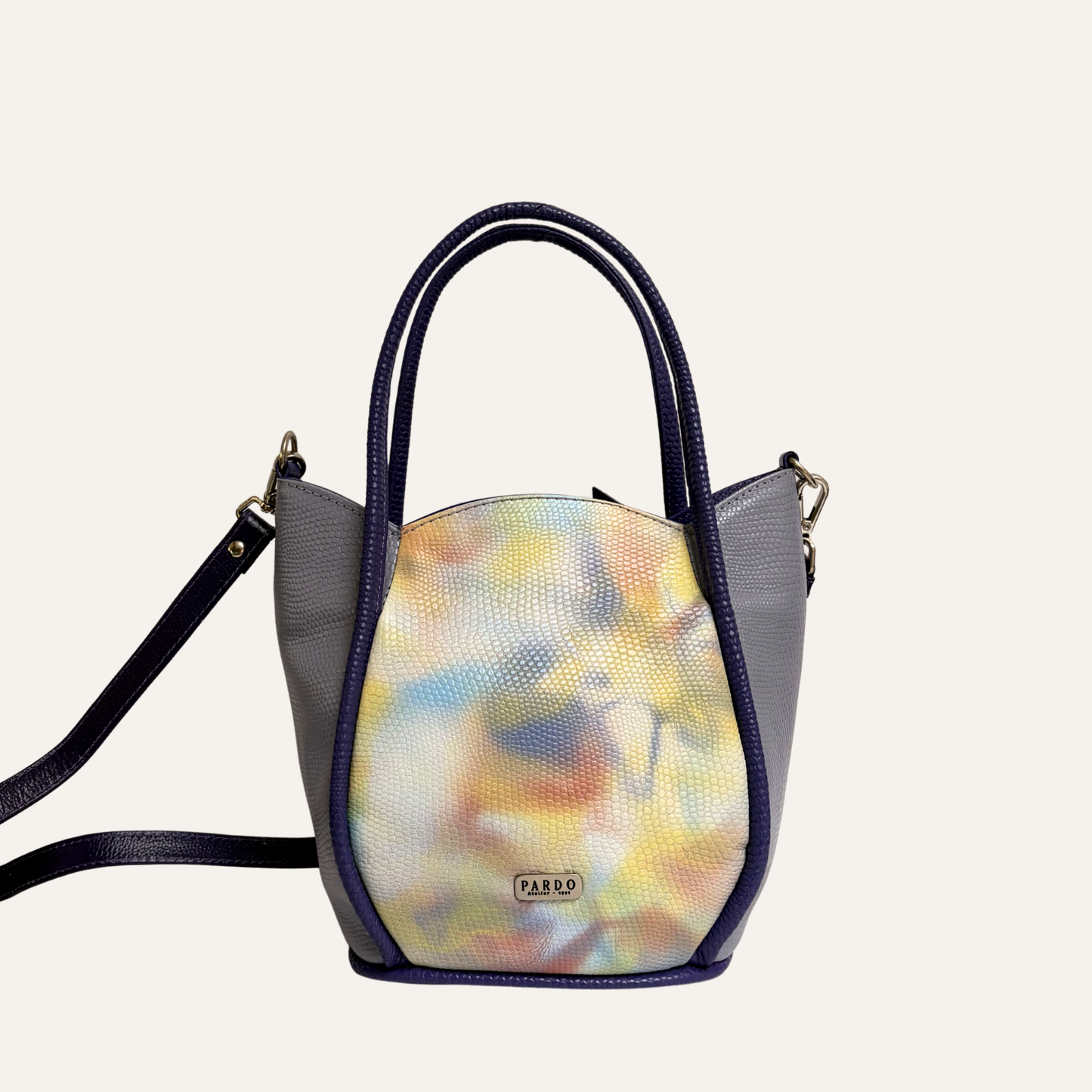 Cartera petalos lila
