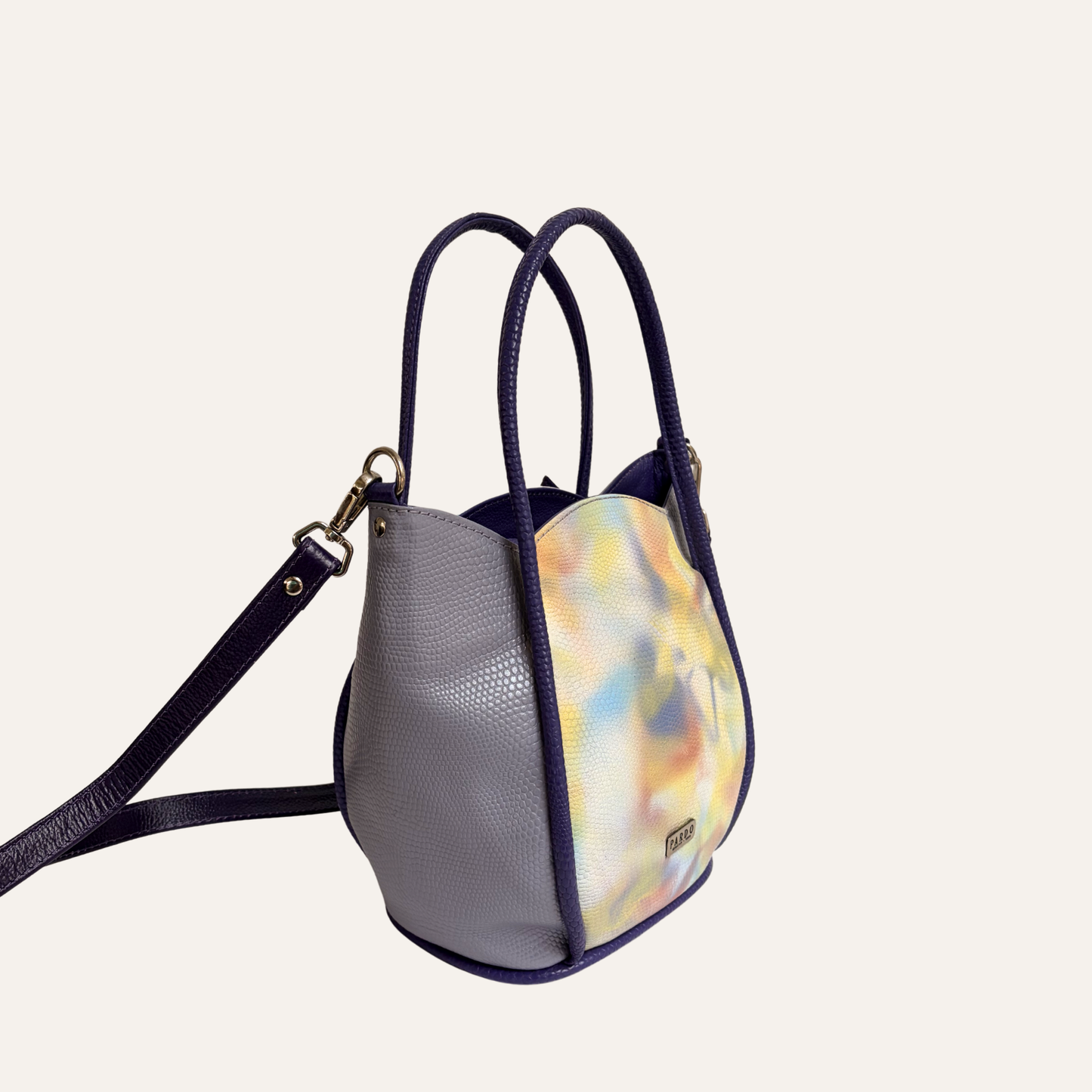 Cartera petalos lila