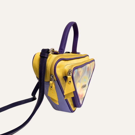 Cartera triangular lila marmolado