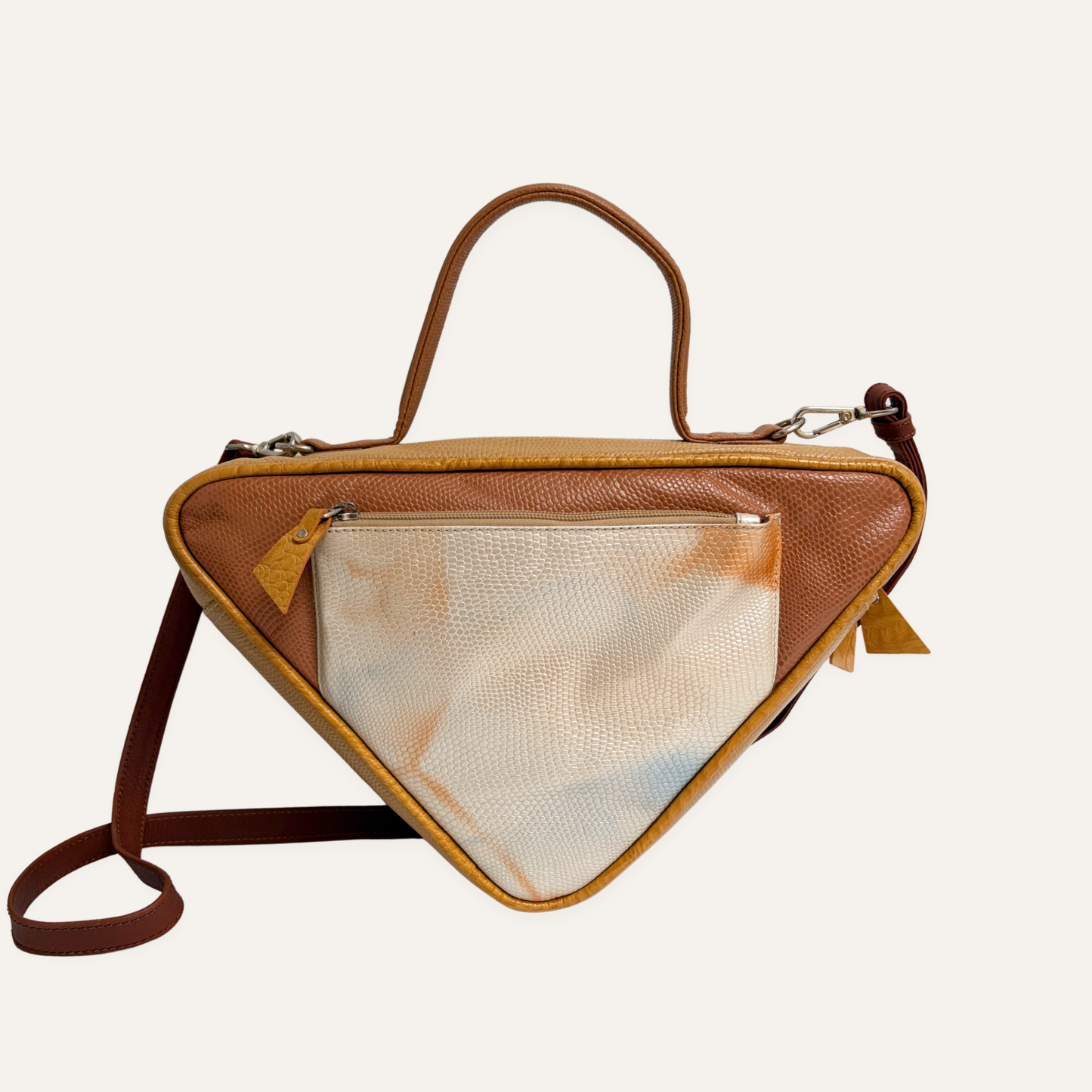 Cartera triangular miel marmolado