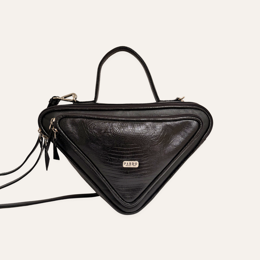 Cartera triangular negra