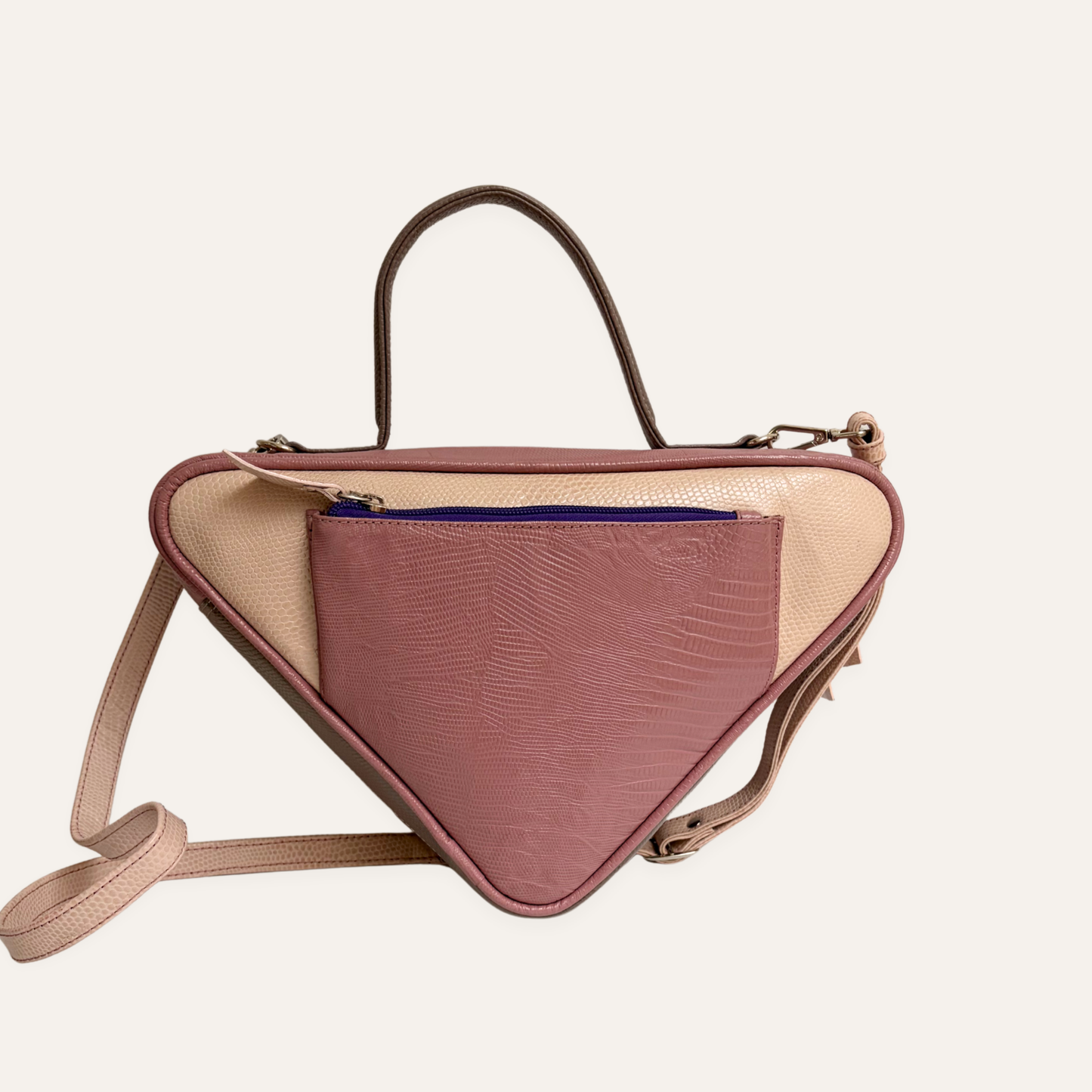 Cartera triangular rosa
